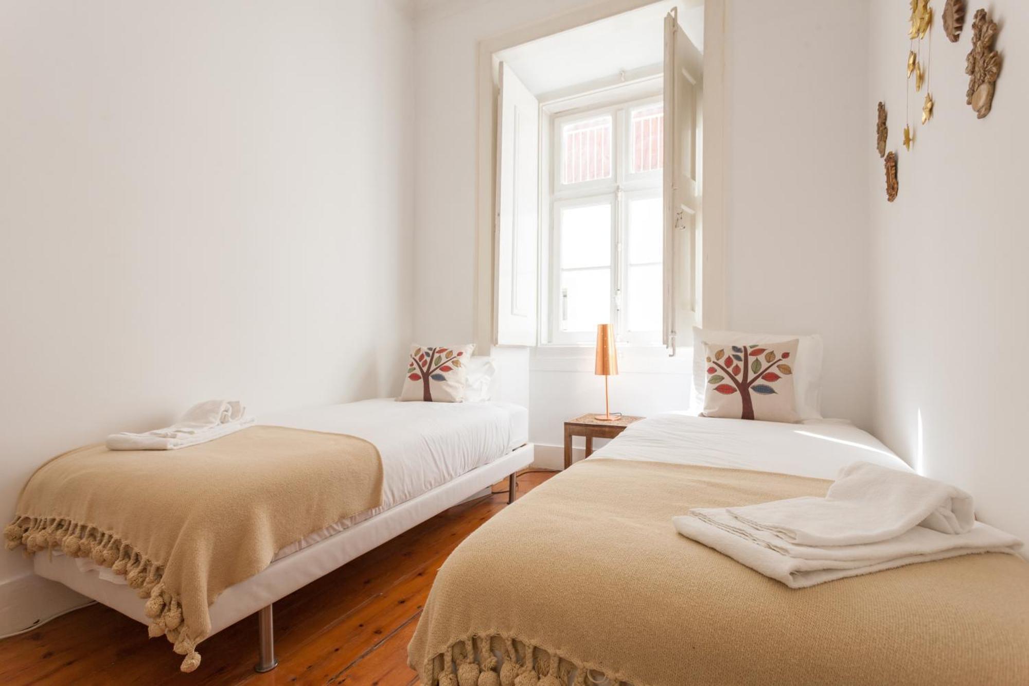 Tejo Vintage Three-Bedroom Apartment - By Lu Holidays Lisbon Luaran gambar