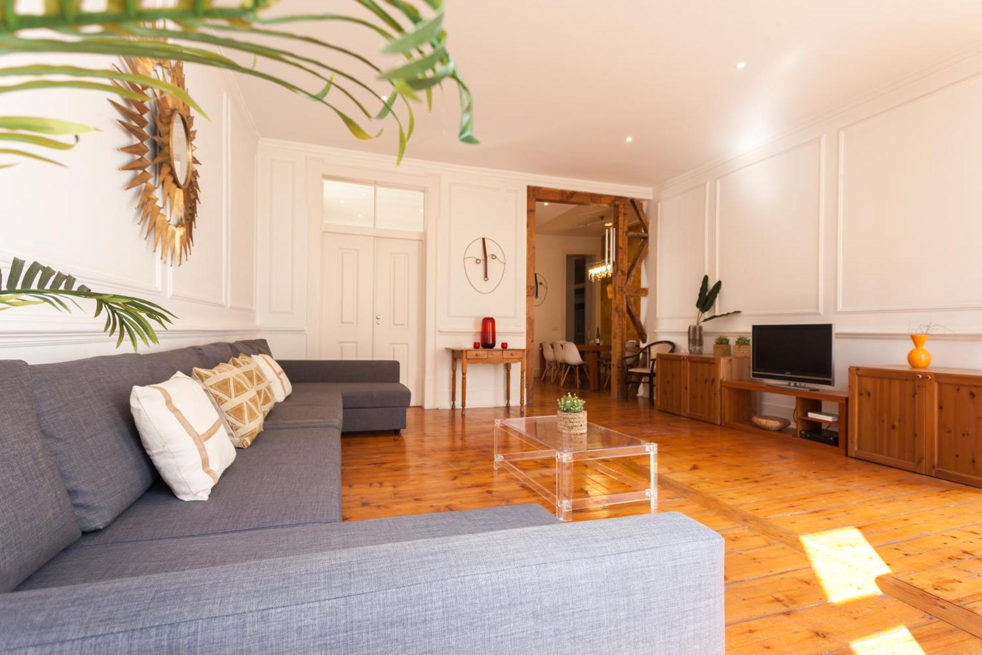 Tejo Vintage Three-Bedroom Apartment - By Lu Holidays Lisbon Luaran gambar