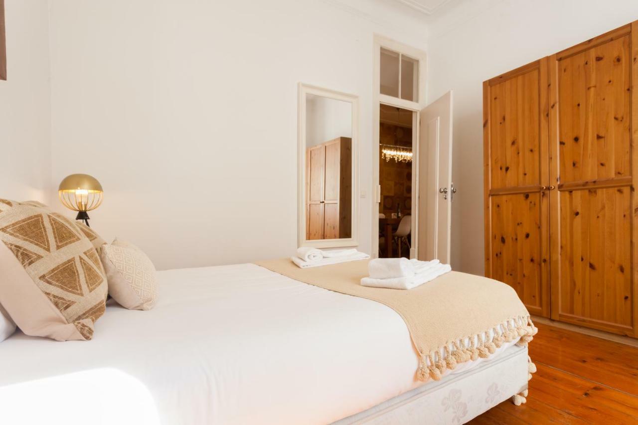 Tejo Vintage Three-Bedroom Apartment - By Lu Holidays Lisbon Luaran gambar